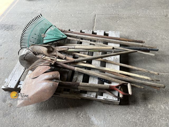 Lot 83-3000 - Hand Tool Lot