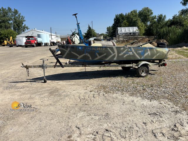 Lot 83-1033 - 1970 Aerocraft 14ft Boat