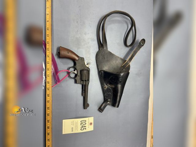 Lot 83-0245 - Smith &amp; Wesson Victory 38 Single Action Revolver