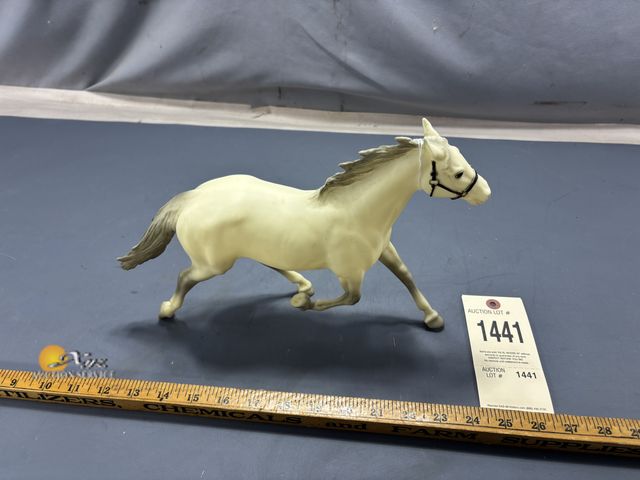 Lot 83-1441 - Breyer Pacer Alabaster