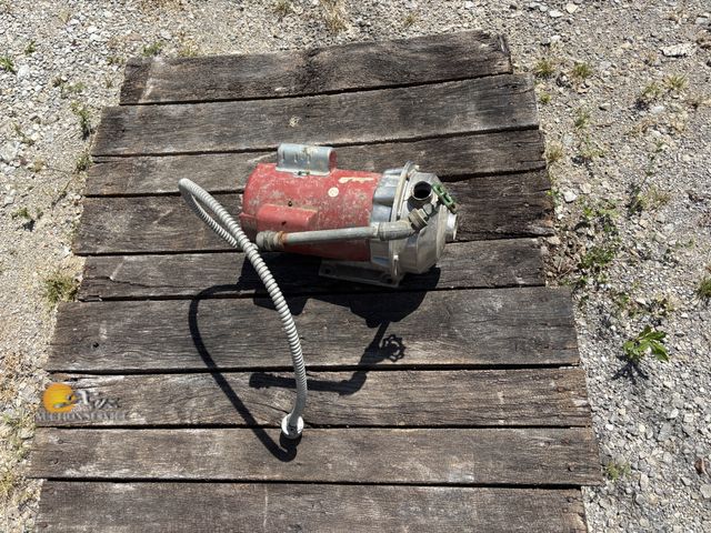 Lot 83-1012 - Electric Water Pump