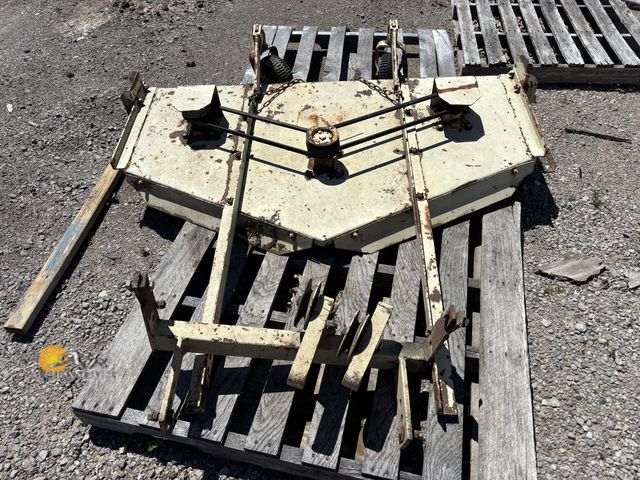 Lot 83-1015 - 5ft Belly Mower for Farmall Cub