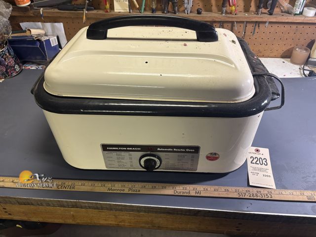 Lot 83-2203 - Hamilton Beach Roaster Oven