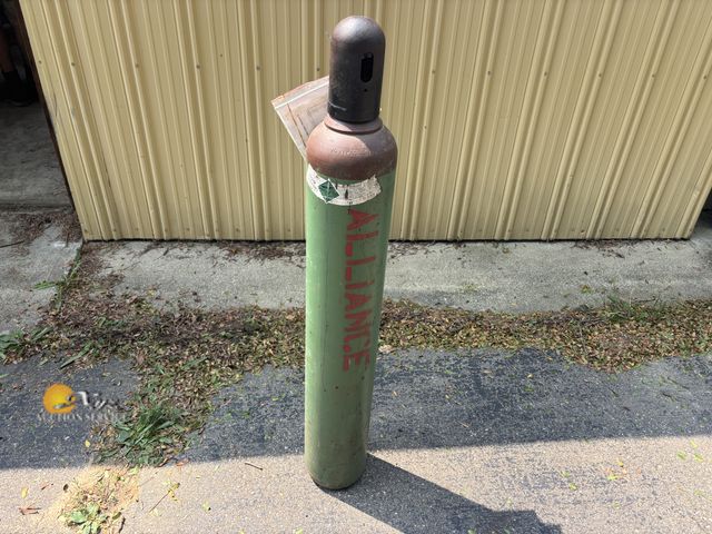 Lot 83-0554 - Acetylene Tank