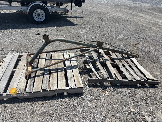 Lot 83-1049 - Boom Pole