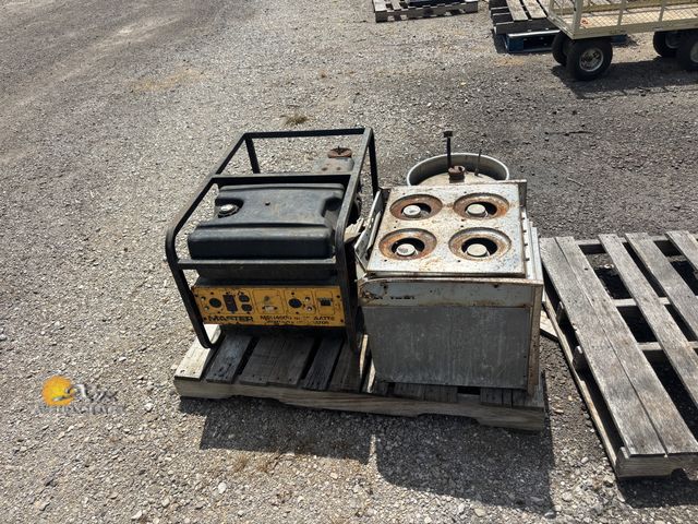 Lot 83-1012 - Generator 4000w, Camper Cook Stove, and Pony Keg Fuel Cell