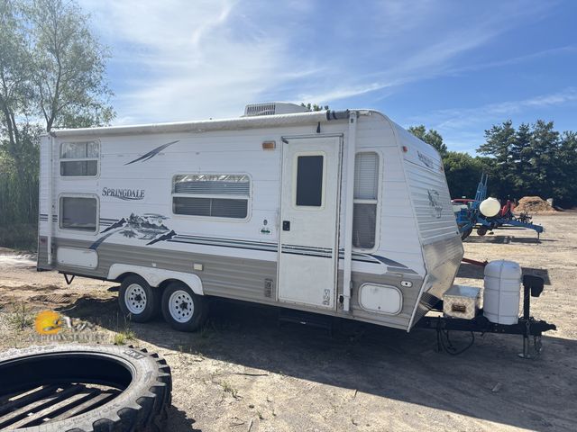 Lot 83-1024 - 2004 20ft Springdale Camper Travel Trailer