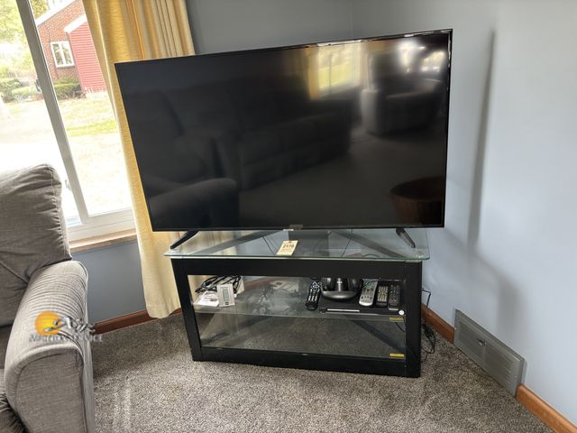 Lot 83-2178 - Samsung 55 inch TV with TV Stand and DVD Player