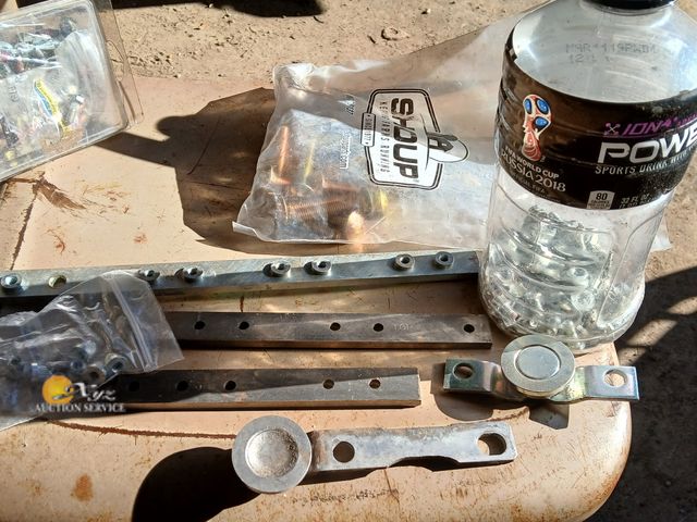 Lot 83-1019 - Miscellaneous Cutter Bar Parts For Grain Head