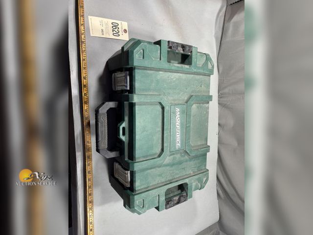 Lot 83-0620 - Masterforce Toolbox