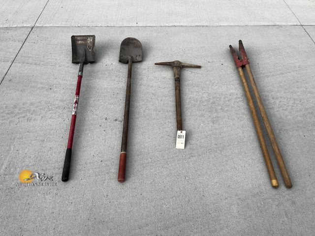 Lot 83-0511 - Lot of Garden/Yard Tools