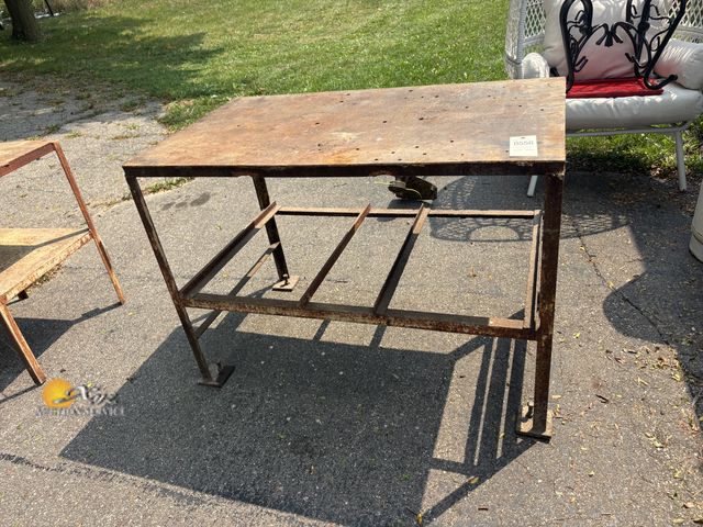 Lot 83-0556 - Metal Work Table