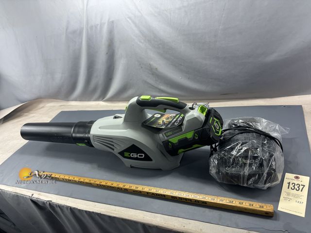 Lot 83-1337 - EZGO 56v Leaf Blower with Charging Pack Like New