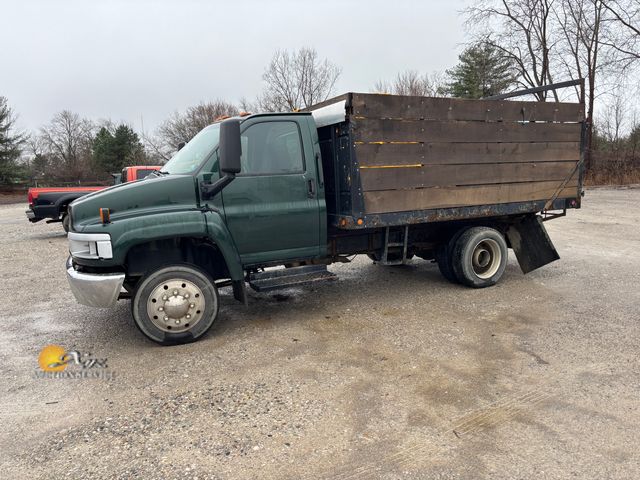 Lot 83-1029 - 2003 GMC C4500 Topkick C4C04 Truck