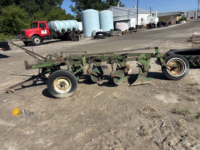Lot 83-1008 - Oliver 4-16 Plow