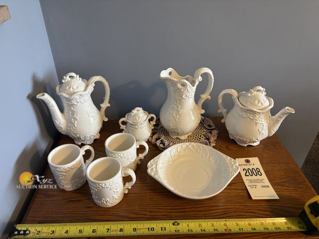 Lot 83-2008 - Napcoware Coffee and Teapot Service Set Made in Japan