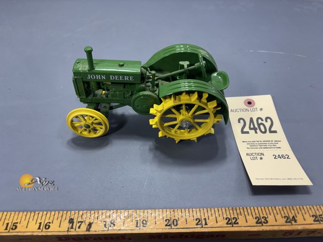 Lot 83-2462 - John Deere ERTL1988 Special Edition "BR" Toy Tractor