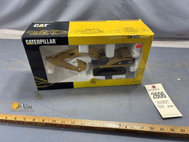 Lot 83-2606 - Caterpillar Cat 375 Excavator Toy