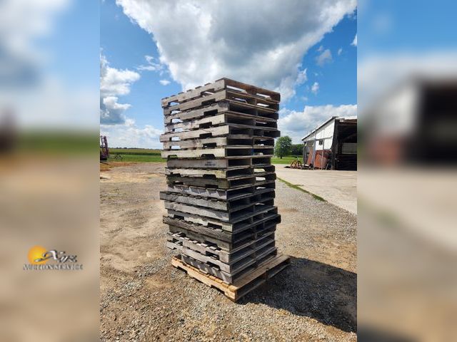 Lot 83-1010 - Lot of 20 Pallets