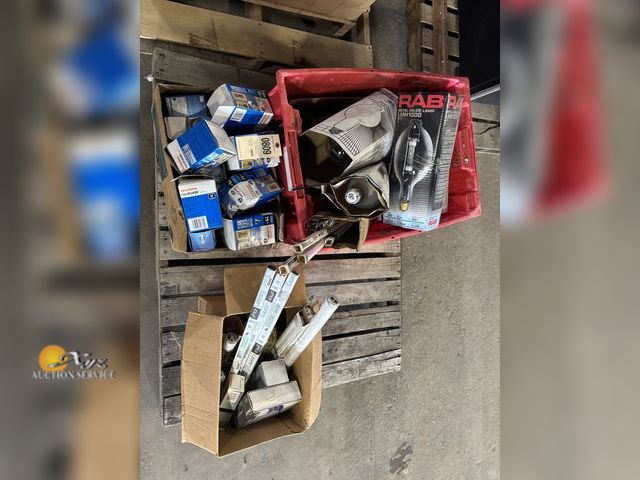 Lot 83-0809 - Lot of Lightbulbs