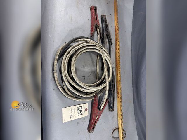 Lot 83-0251 - Jumper Cables