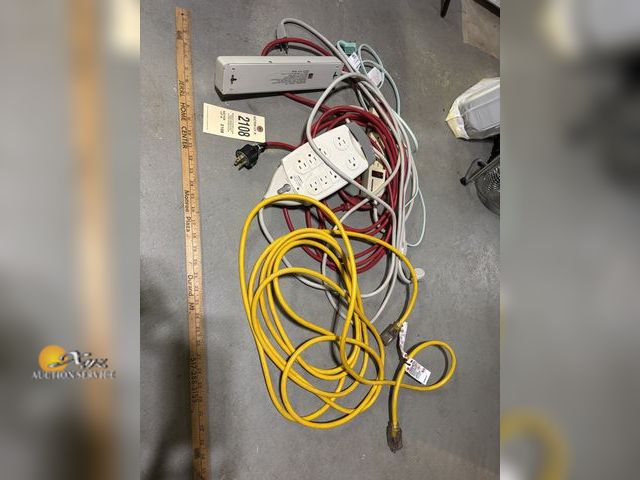 Lot 83-2108 - Lot of Extention Cords