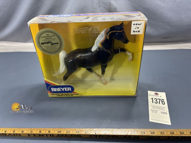 Lot 83-1376 - Breyer No. 854 Memphis Storm, Tennessee Walking Horse Commemorative Edition 1992 New in Original Box