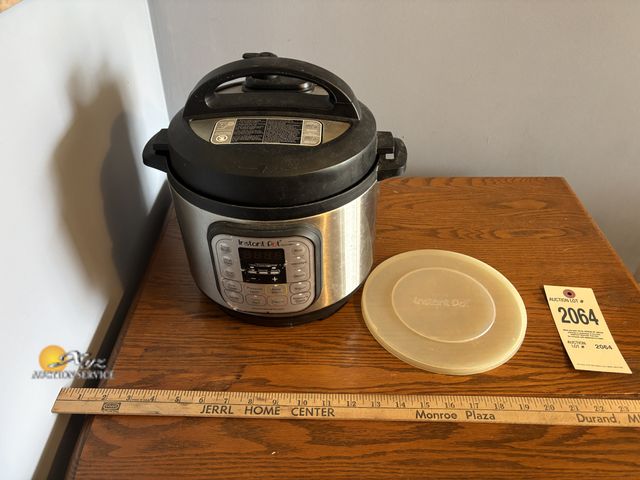 Lot 83-2064 - Instant Pot DUO Mini Pressure Cooker