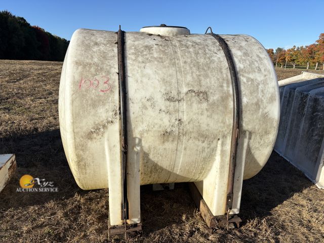 Lot 83-1003 - 925 Gallon Storage Tank