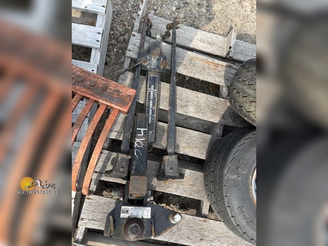 Lot 83-2014 - CP Weight Distribution Hitch