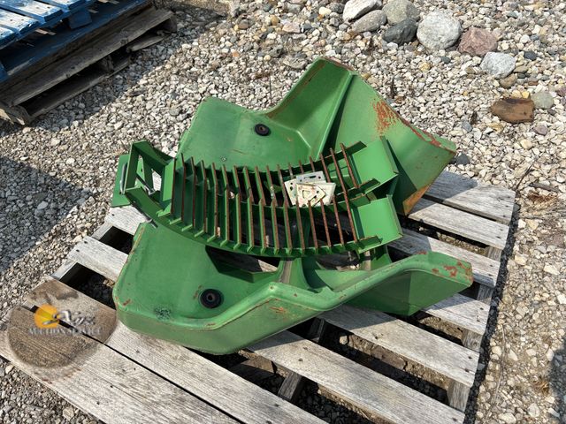 Lot 83-2000 - John Deere 80's Series Front Casting