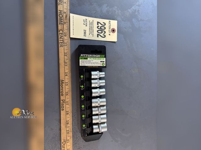 Lot 83-2962 - Pittsburgh Metric Spline Socket Set