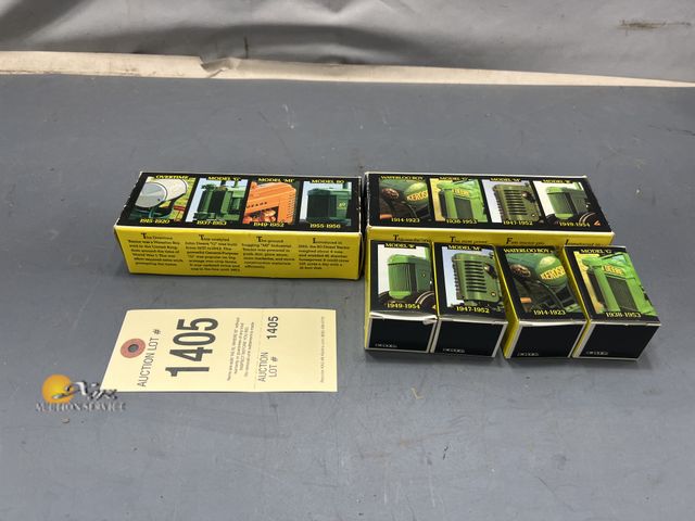 Lot 83-1405 - John Deere 1/64th Tractor Set