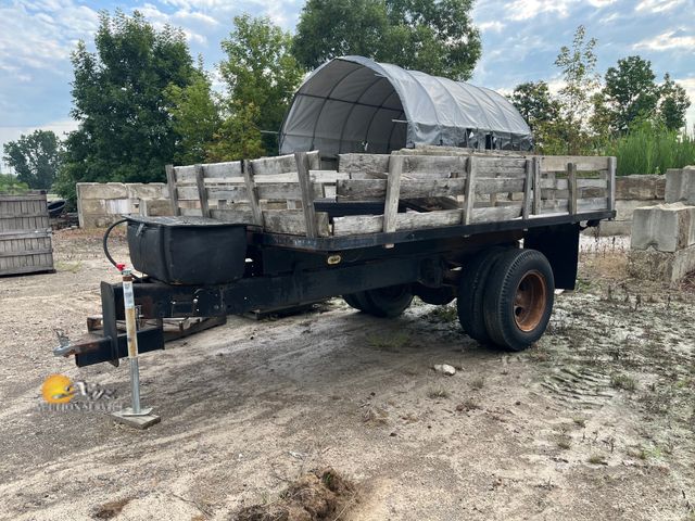 Lot 83-8001 - 13 ft Hydraulic Dump Trailer with two spares