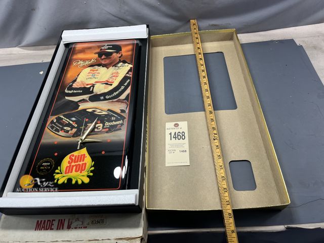 Lot 83-1468 - Jebco Dale Earnhardt Collectors Clock