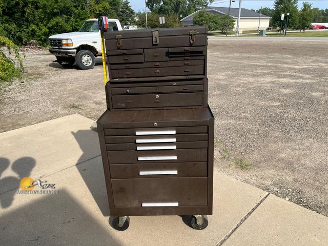 Lot 83-8003 - Kennedy Tool Box