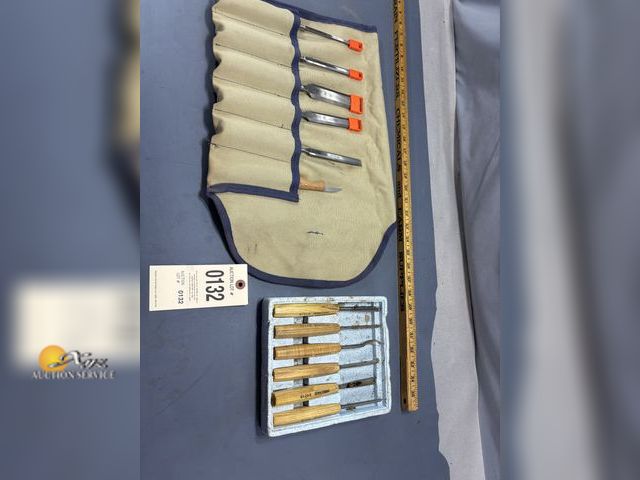 Lot 83-0132 - Lot of Wood Carving Tools