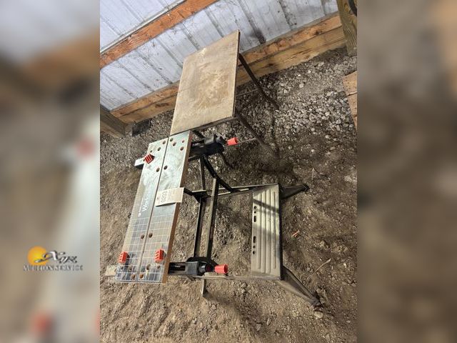 Lot 83-0203 - Workmate 225 and Side Table