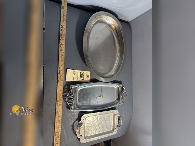 Lot 83-2087 - Lot of Serving Trays