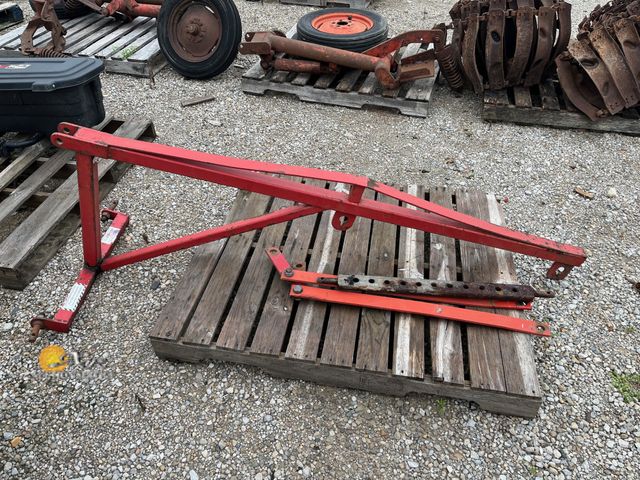 Lot 83-3004 - 3PT Boom and Drawbar