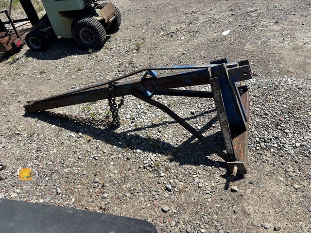 Lot 83-2000 - 3pt Boom Lift