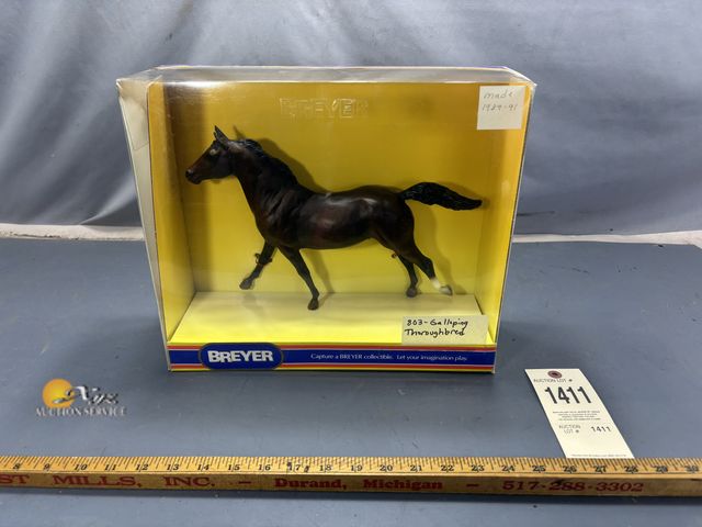 Lot 83-1411 - Breyer No. 803 Galloping Thoroughbred in Original Box