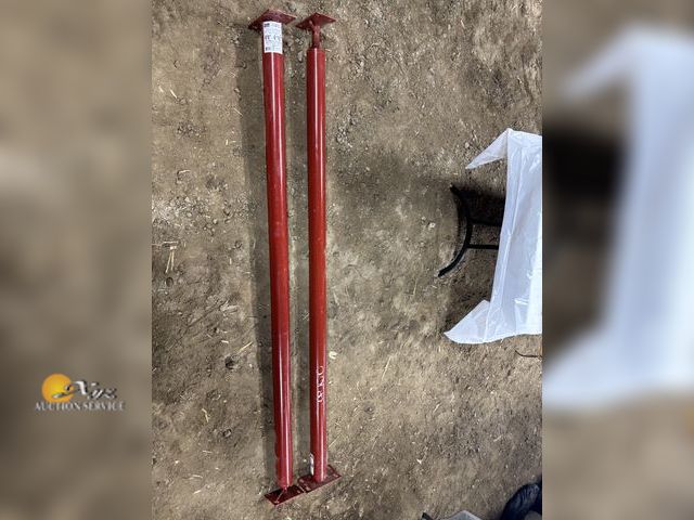 Lot 83-4000 - Tiger Adjustable Building Columns 6'6"-6'10"