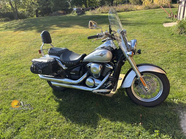 Lot 83-1007 - 2007 Kawasaki Vulcan 900 Motorcycle