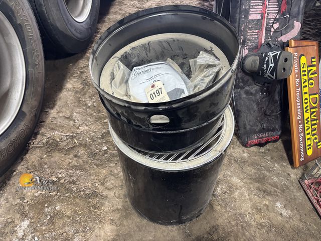 Lot 83-0197 - Brinkmann Gourmet Charcoal Smoker