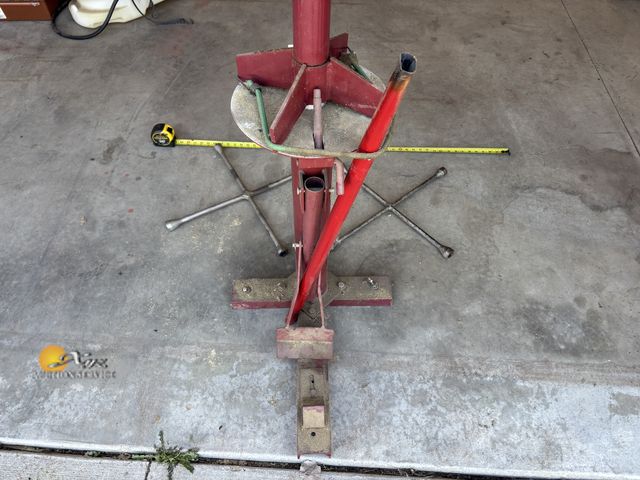 Lot 83-2357 - Northern Industrial Manual Tire Changer