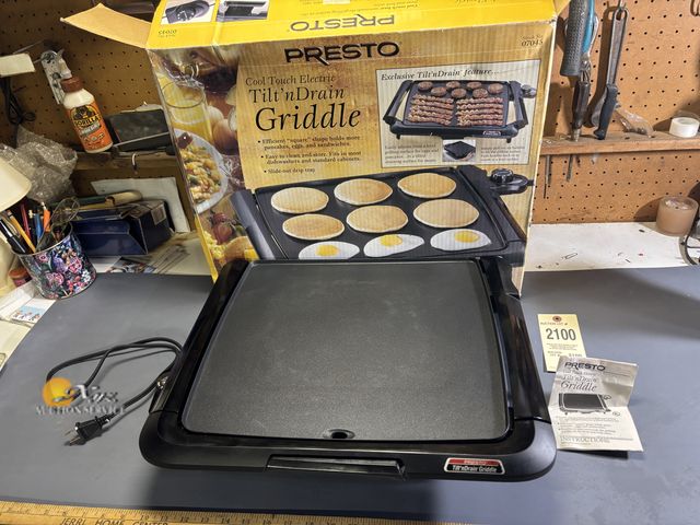 Lot 83-2100 - Presto Tilt n Drain Griddle
