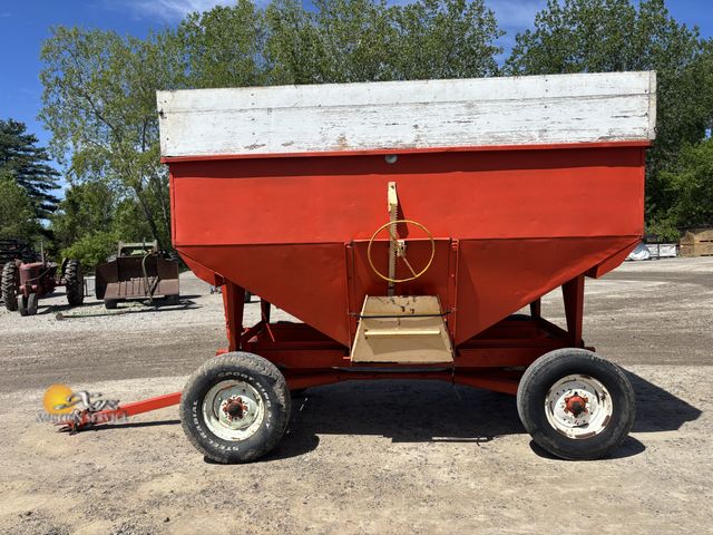 Lot 83-1007 - Gravity Box 285 Bushel