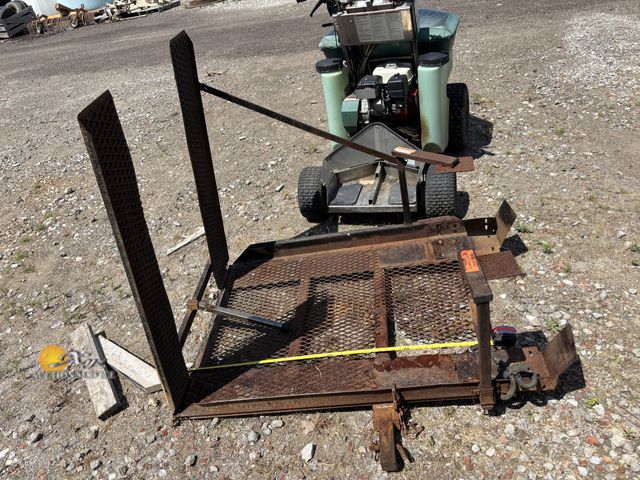 Lot 83-1007 - B&amp;B Technologies Steel Hitch Utility Tray