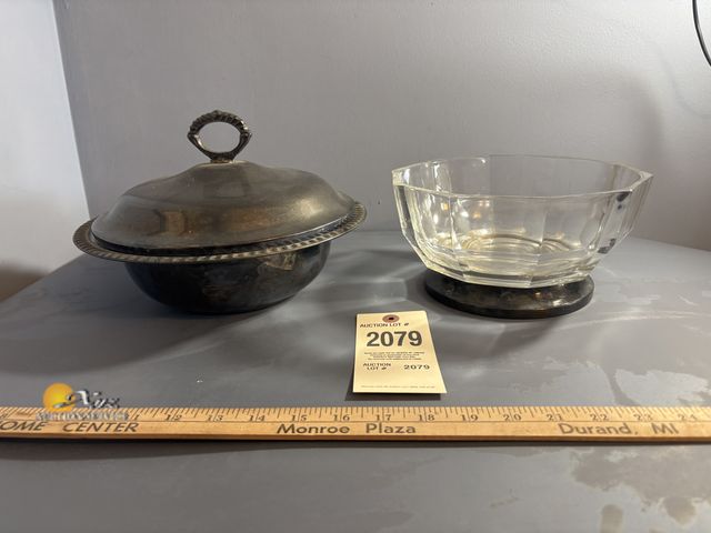 Lot 83-2079 - Vintage Silverplate Round Serving Dish, Crystal Bowl with Silverplate